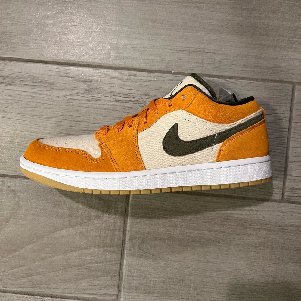 Nike Jordan 1 Low Light Curry Sz 8.5